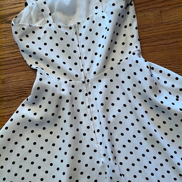 Adorable Dress-Small- White with Black Polka Dots & Bow-Great Preowned Condition - Picture 11 of 14